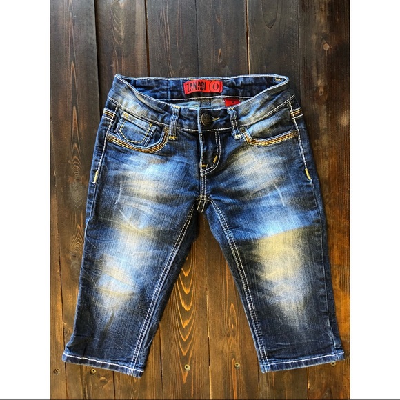 Zanadi Jean capris - Picture 1 of 3